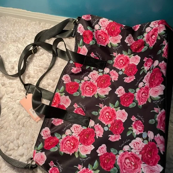 Juicy Couture Travel Bag - Picture 12 of 12